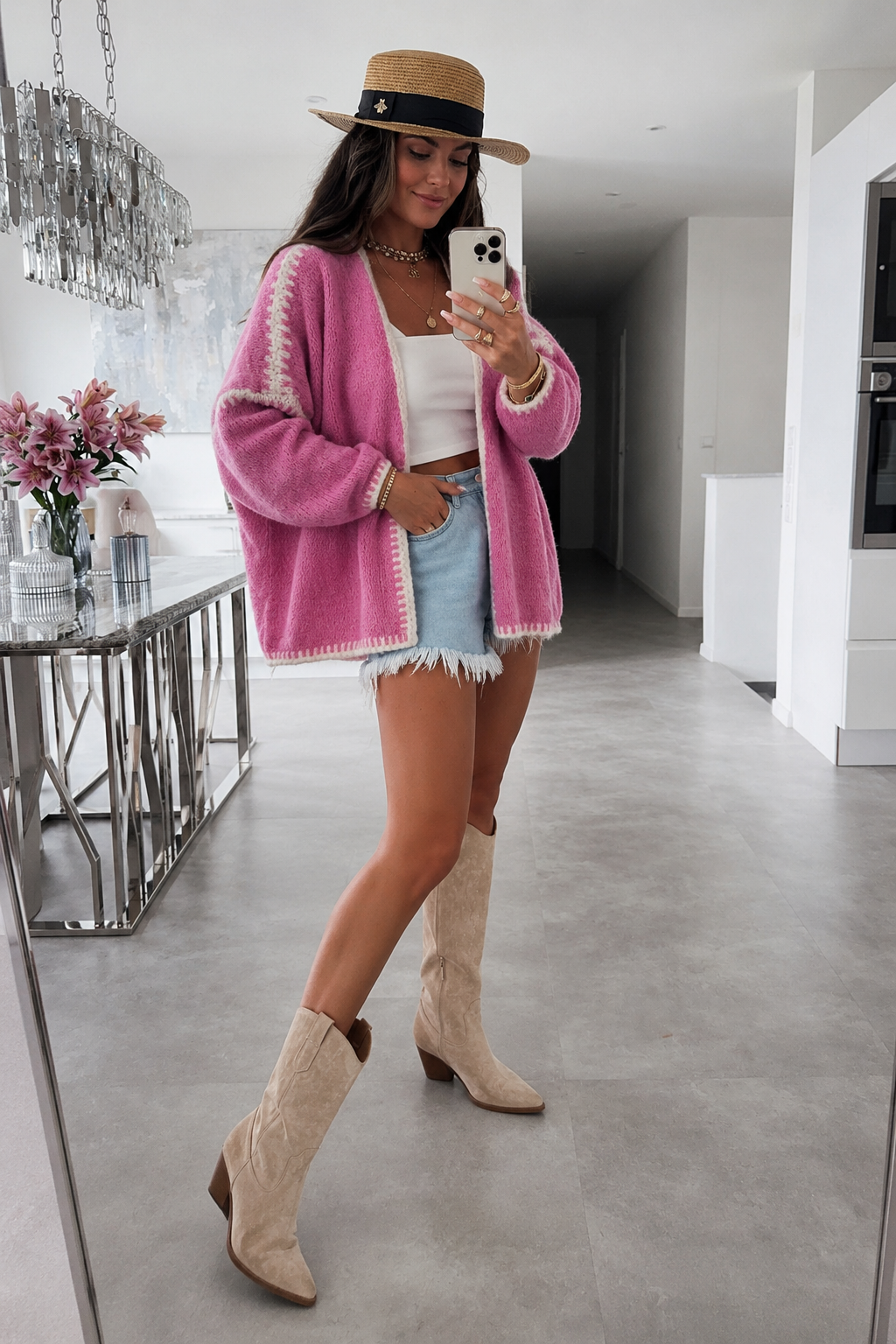 Lockere Damen-Strickjacke mit kontrastierenden Rippenbündchen und langen Ärmeln – Selmara