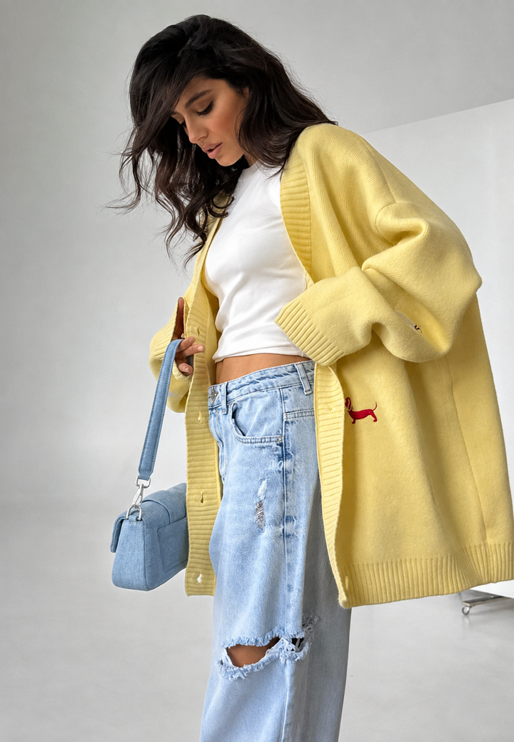 Oversize-Strickjacke für Damen mit V-Ausschnitt, Knöpfen und Dackelmotiven – Marlis