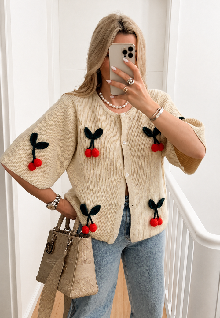 Damen-Strickjacke mit Kirschen-Motiv und kurzen Ärmeln – Culemena