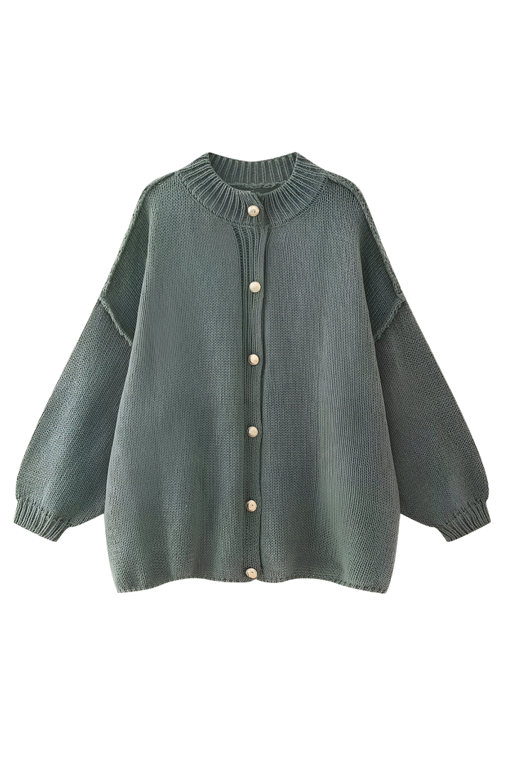 Oversize-Strickjacke mit grobem Strickmuster, Rollkragen und Metallknöpfen – Koranna