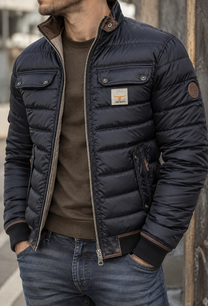 Gesteppte Herrenjacke mit Stehkragen und Pattentaschen – Iker