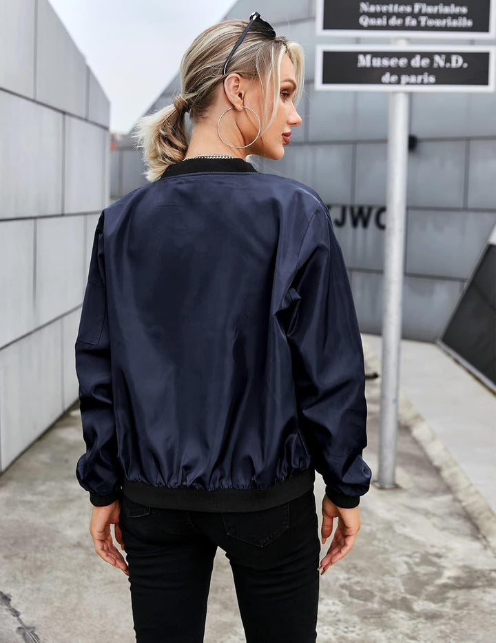 Kurze Bomberjacke für Damen mit Satin-Optik – Vianne
