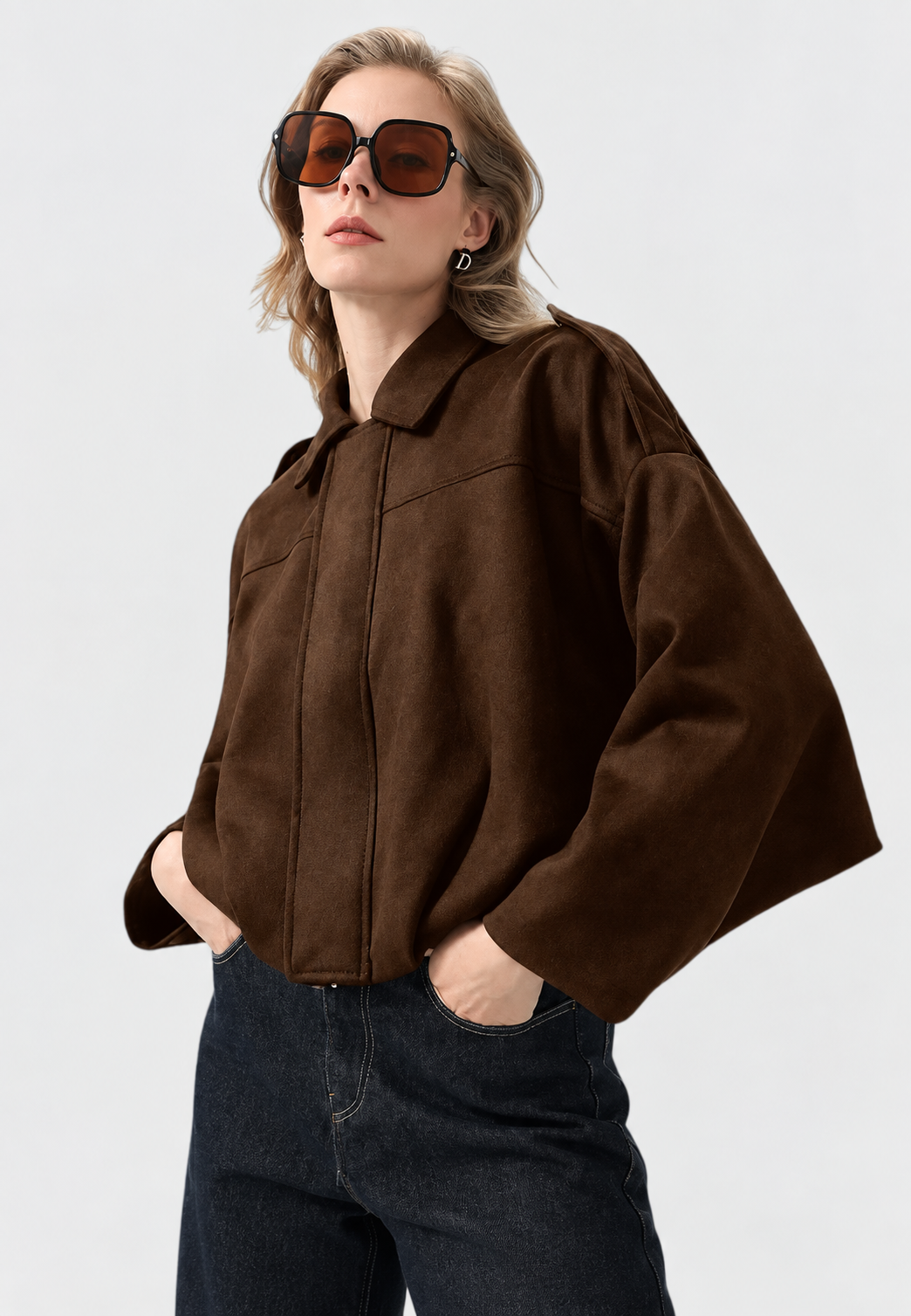 Kurze Damenjacke in Wildlederoptik mit Hemdkragen – Azucena