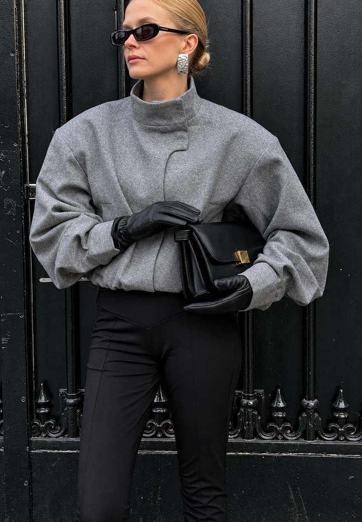 Kurze Damenjacke mit hohem Kragen und Ballonärmeln - Lena