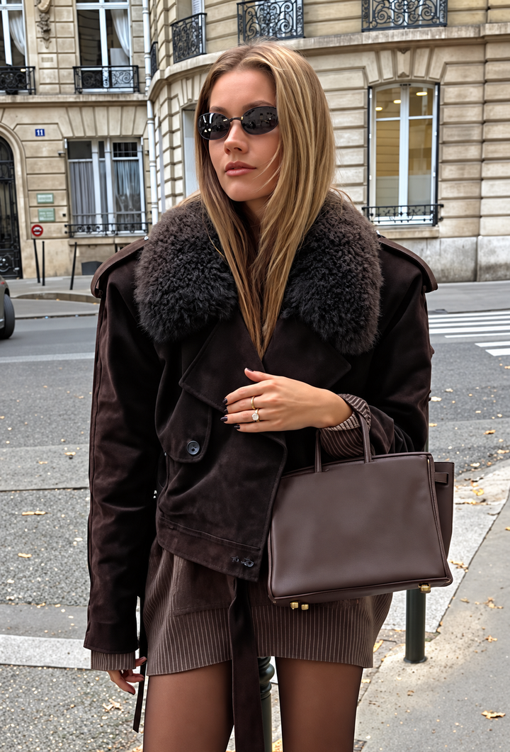 Damen kurze Jacke in Wildleder-Optik mit Fellkragen - Érika