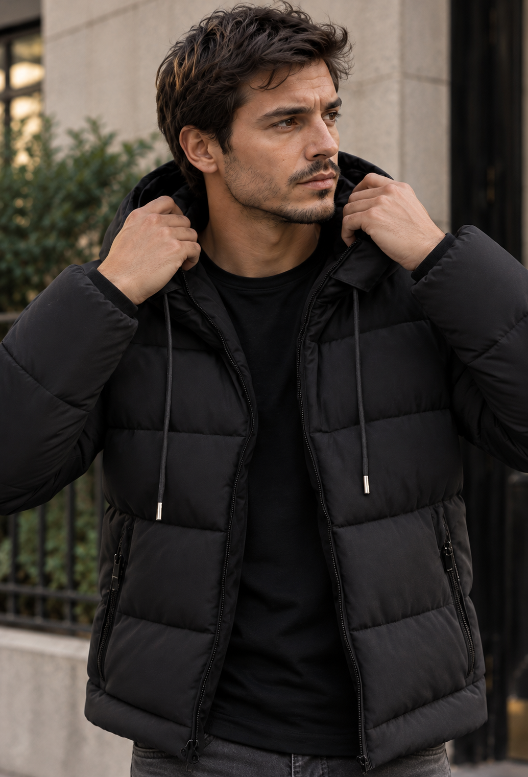 Herren-Steppjacke mit verstellbarer Kapuze, regulärem Schnitt und matter Oberfläche - Nereo