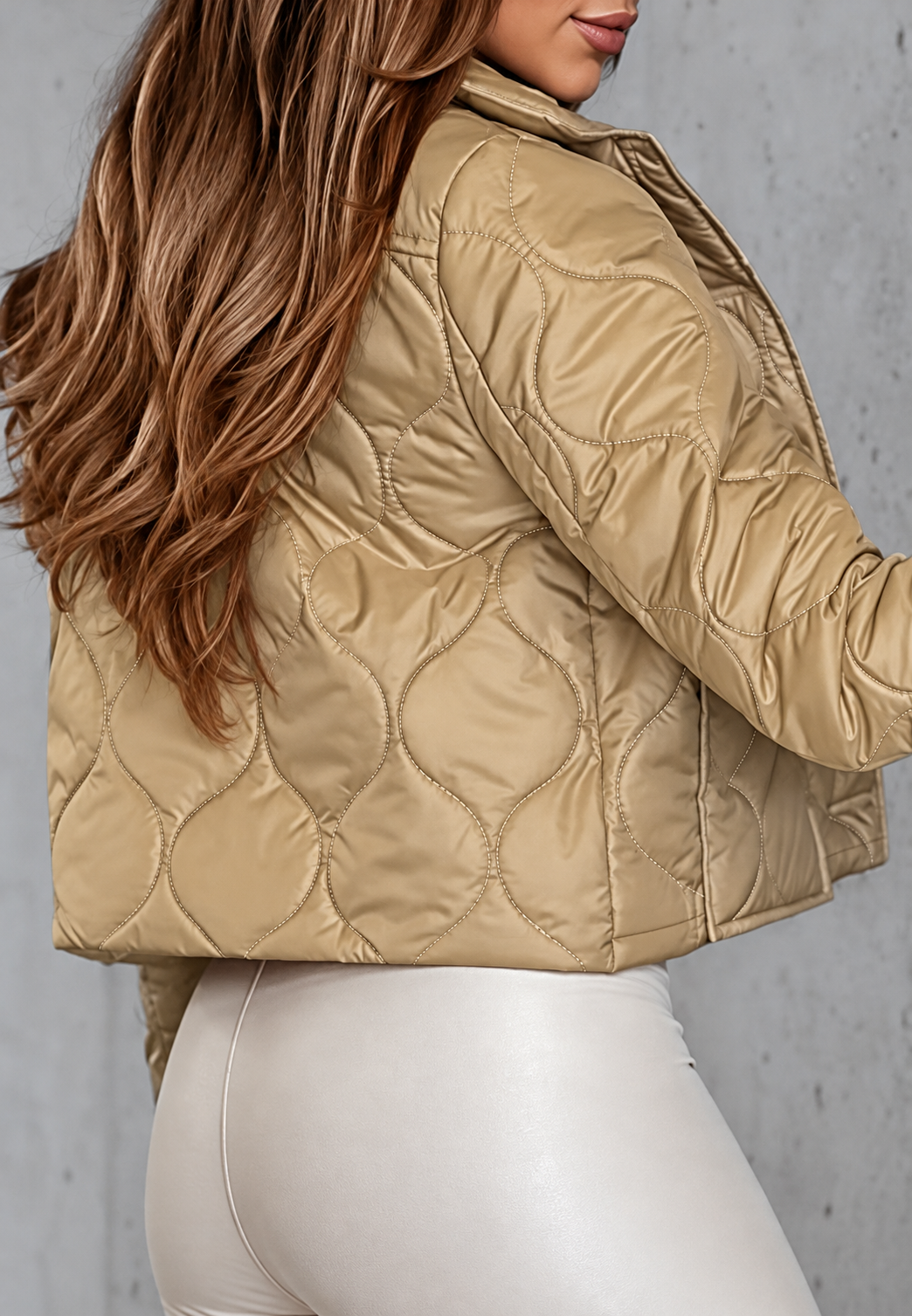 Damen kurze Steppjacke mit Knöpfen - Leandra