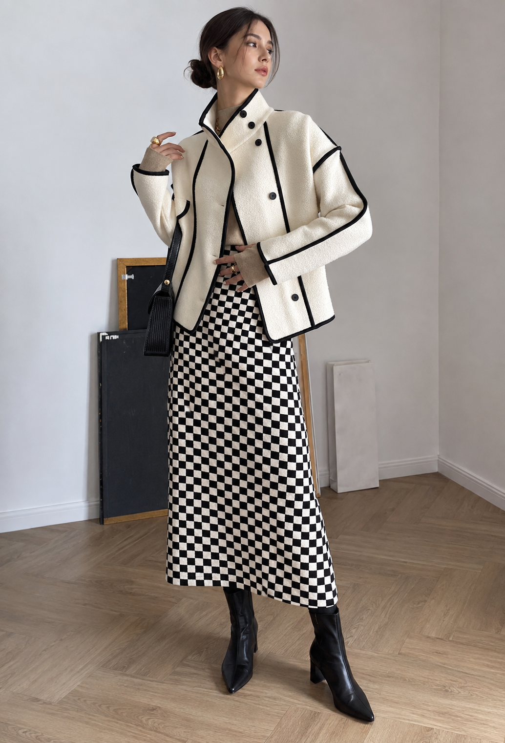 Kurze Damenjacke mit Stehkragen und kontrastierenden Paspeln – Ophélie