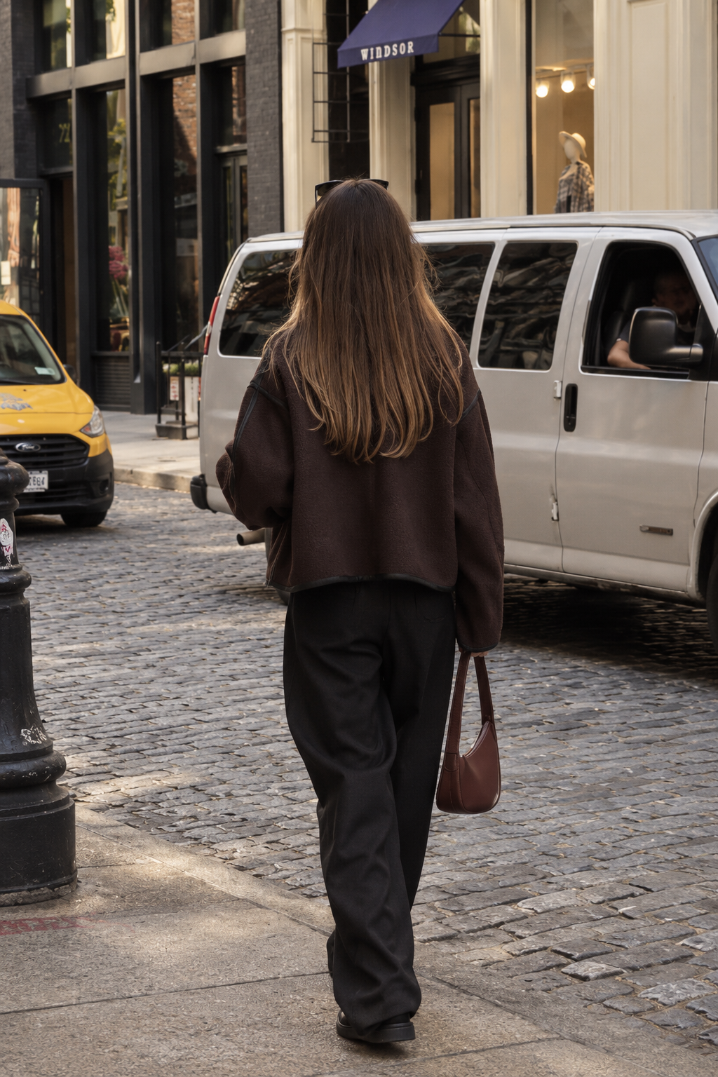 Damen kurze Jacke in Wildleder-Optik mit Knöpfen und Kontrastbesatz - Sybille