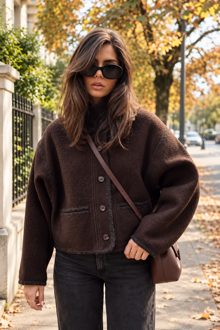 Damen kurze Jacke in Wildleder-Optik mit Knöpfen und Kontrastbesatz - Sybille