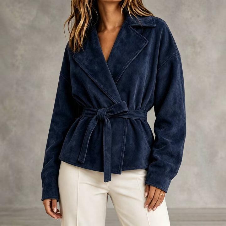 Kurze Damenjacke in Wildlederoptik mit Gürtel und Revers – Valérie