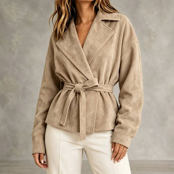 Kurze Damenjacke in Wildlederoptik mit Gürtel und Revers – Valérie