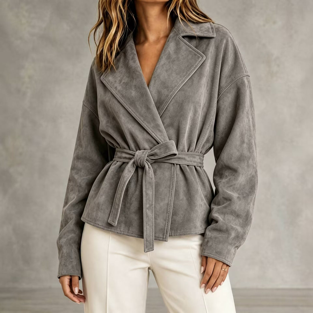 Kurze Damenjacke in Wildlederoptik mit Gürtel und Revers – Valérie