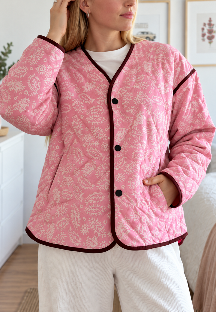 Damen kurze Jacke mit Paisley, Rautensteppung und Kontrastbesatz - Ottavia