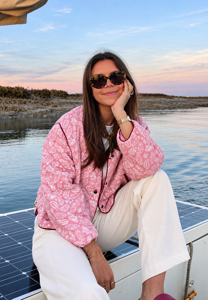 Damen kurze Jacke mit Paisley, Rautensteppung und Kontrastbesatz - Ottavia