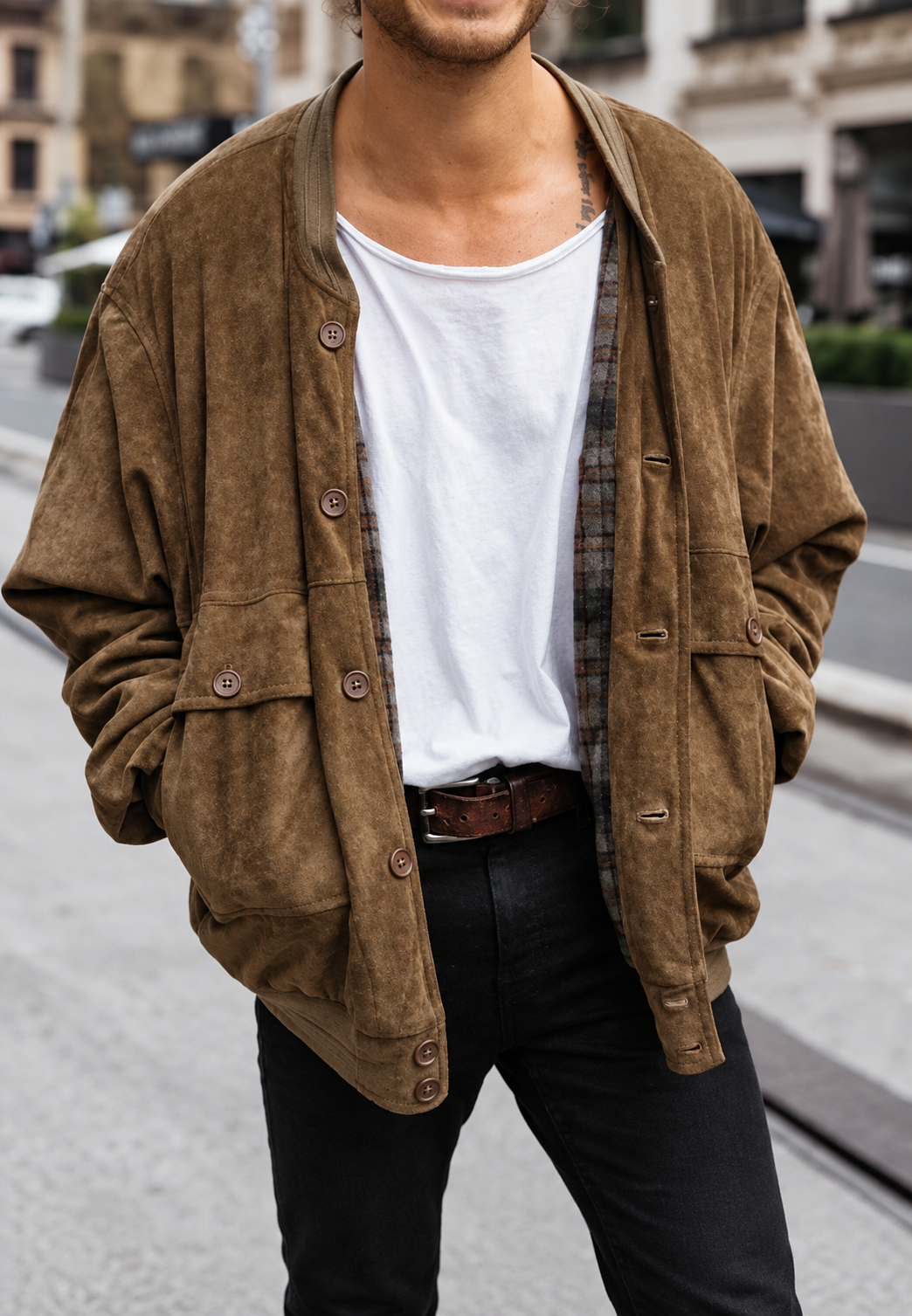 Herrenjacke in Wildlederoptik, lockerer Schnitt, mit Taschen – Mikkel