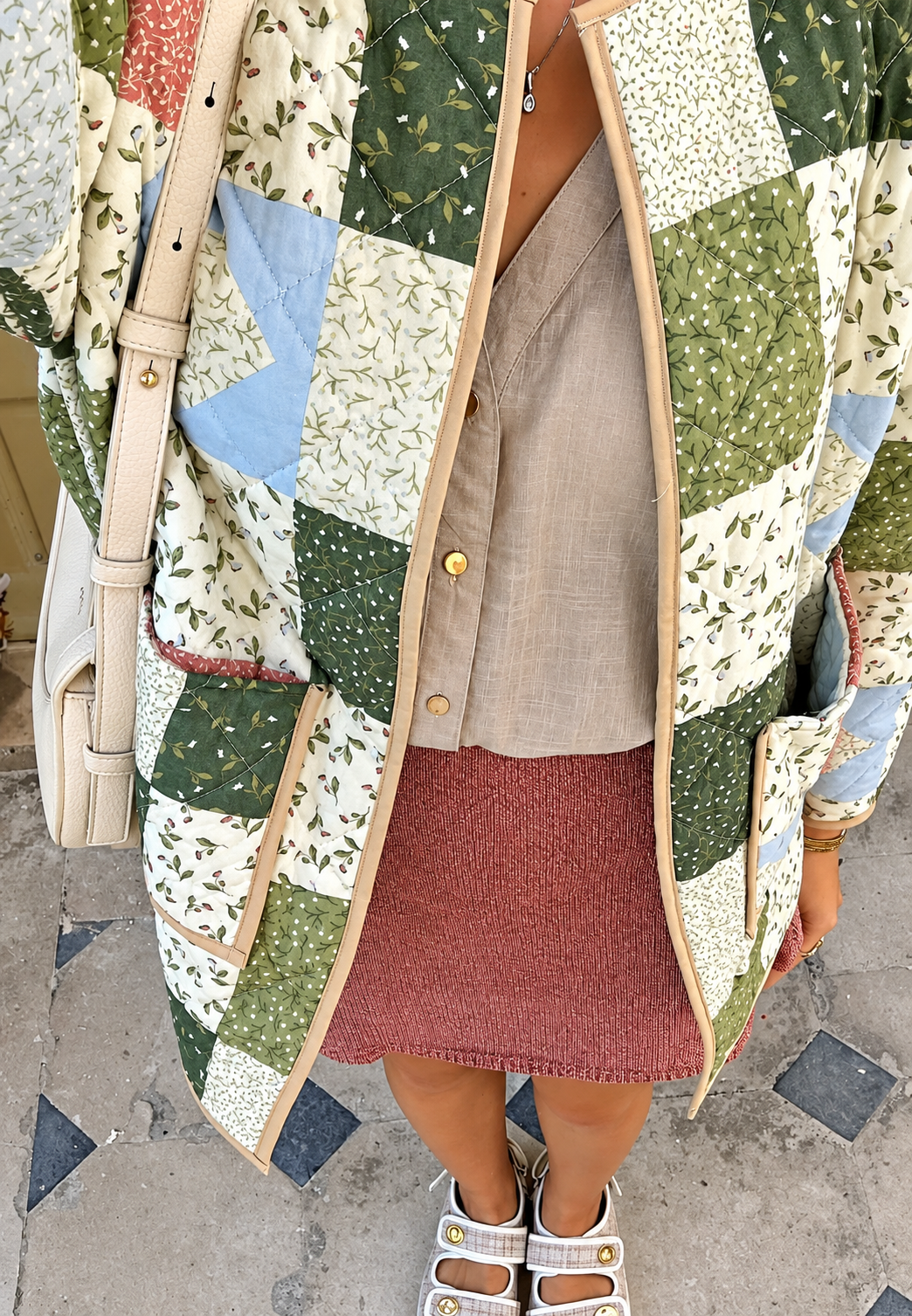 Damen-Steppjacke mit floralen Karos im Patchwork-Stil - Fabiola