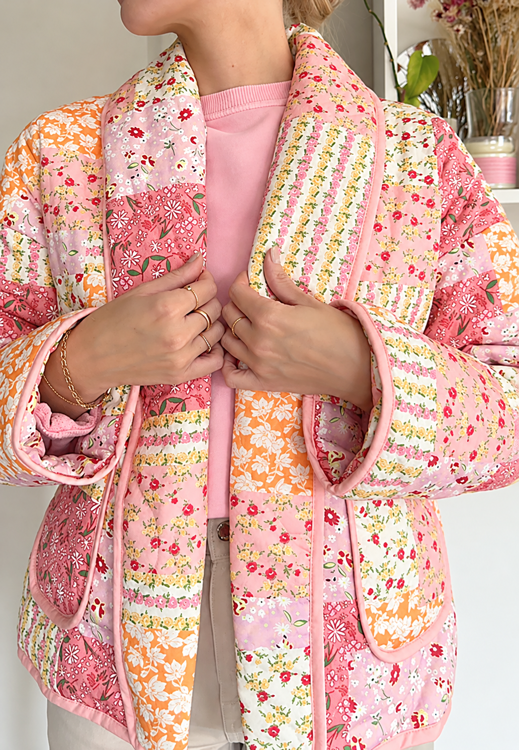 Damen-Steppjacke mit kleinen Blumen und Reverskragen - Zinnia