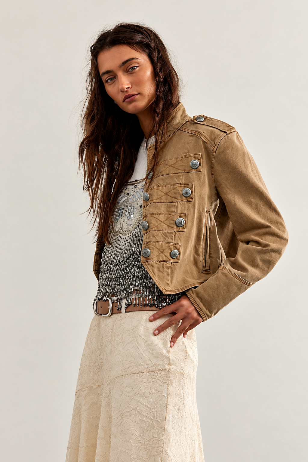 Damen kurze Jacke mit Stehkragen und dekorativen Knöpfen - Arlet