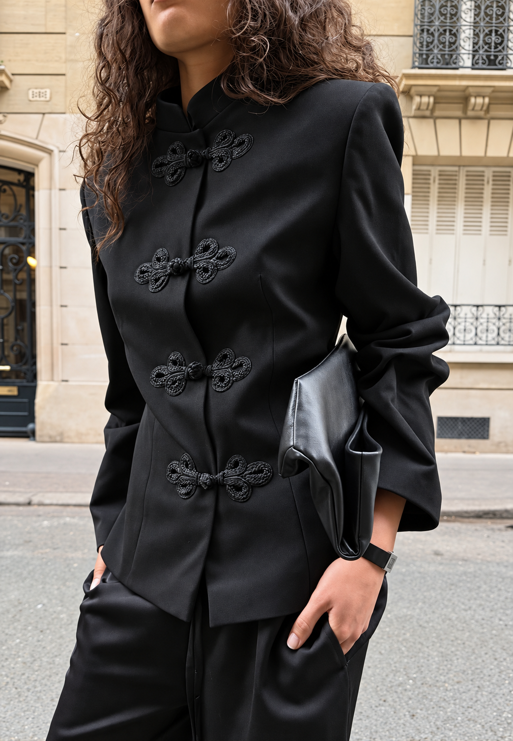 Damen taillierte Jacke mit Stehkragen und Posamentenverschlüssen - Elara