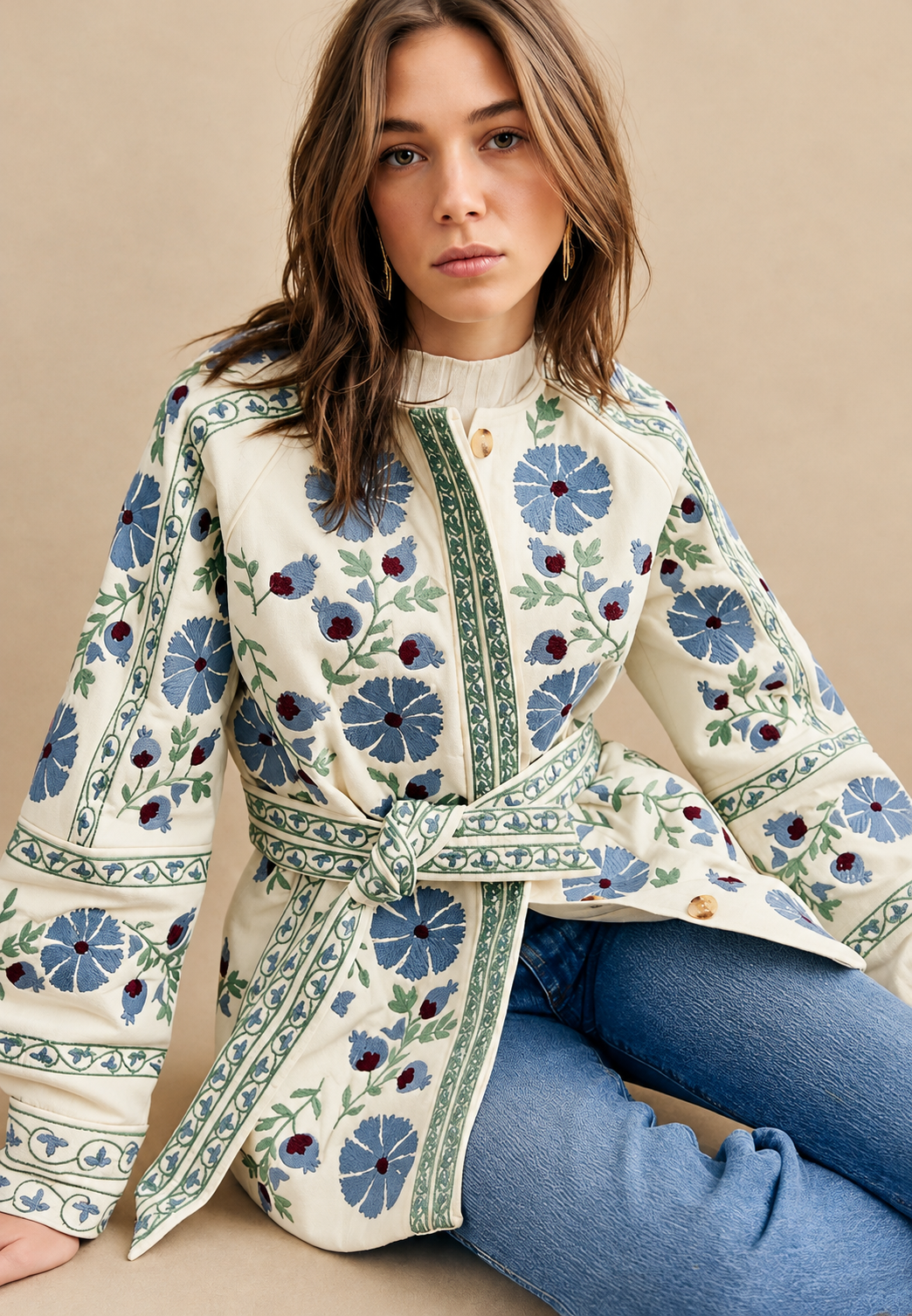 Florale Damenjacke mit verstellbarem Gürtel und langen Ärmeln - Jette