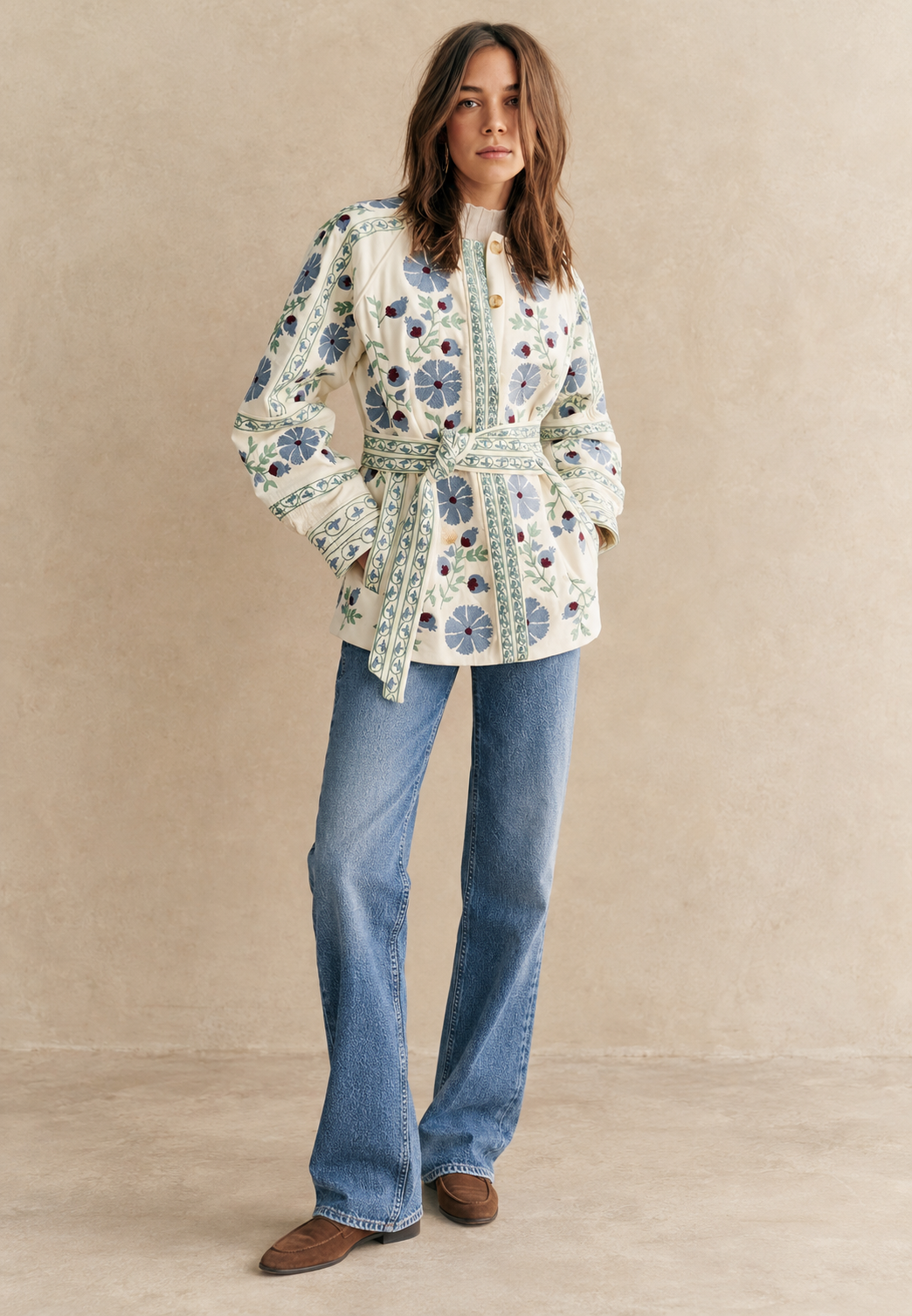 Florale Damenjacke mit verstellbarem Gürtel und langen Ärmeln - Jette