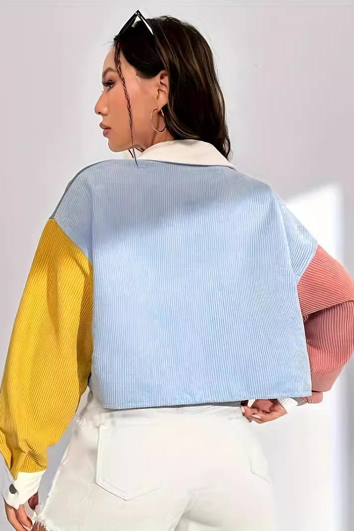 Damenjacke aus Cord mit Farbblöcken, kontrastierendem Kragen und aufgesetzten Taschen – Uma