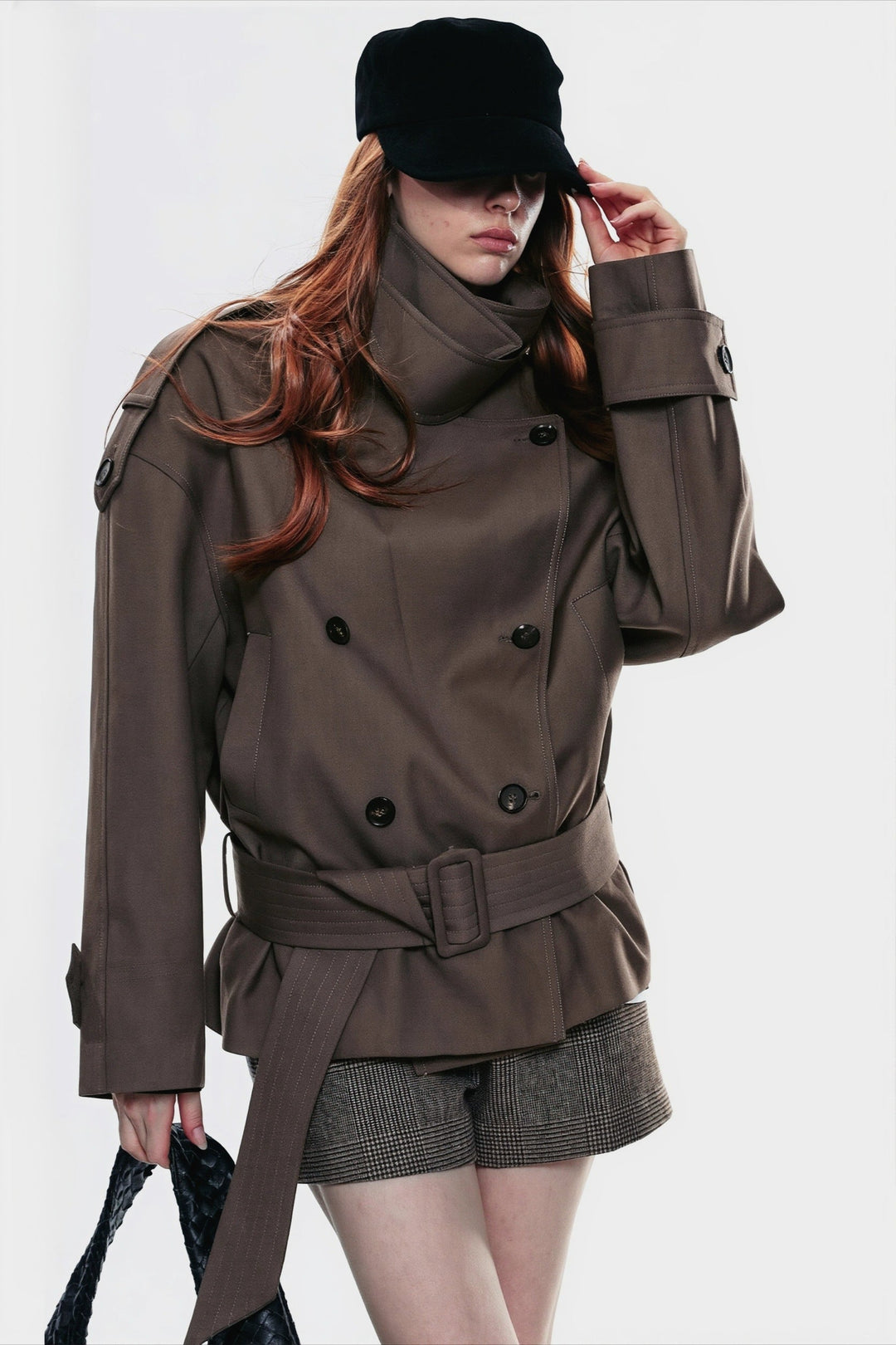 Doppelreihige Damen-Trenchcoat mit asymmetrischem Kragen und Gürtel – Iris