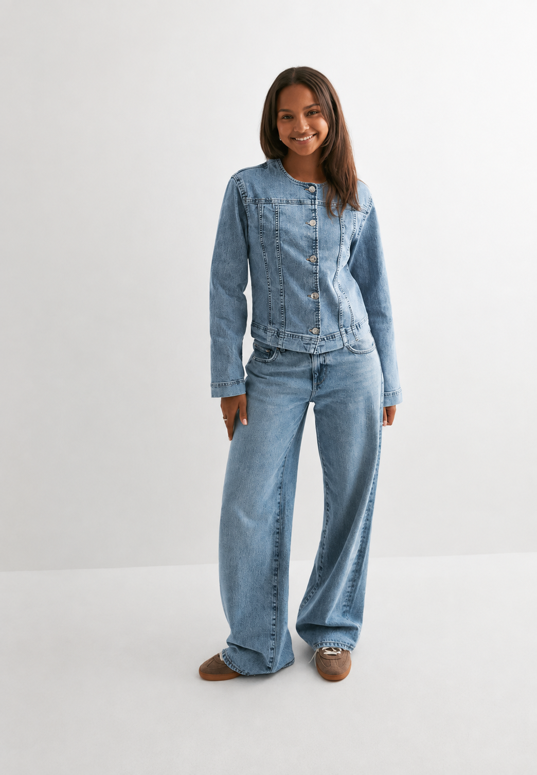 Taillierte Damen-Jeansjacke mit Rundhalsausschnitt – Sigrid