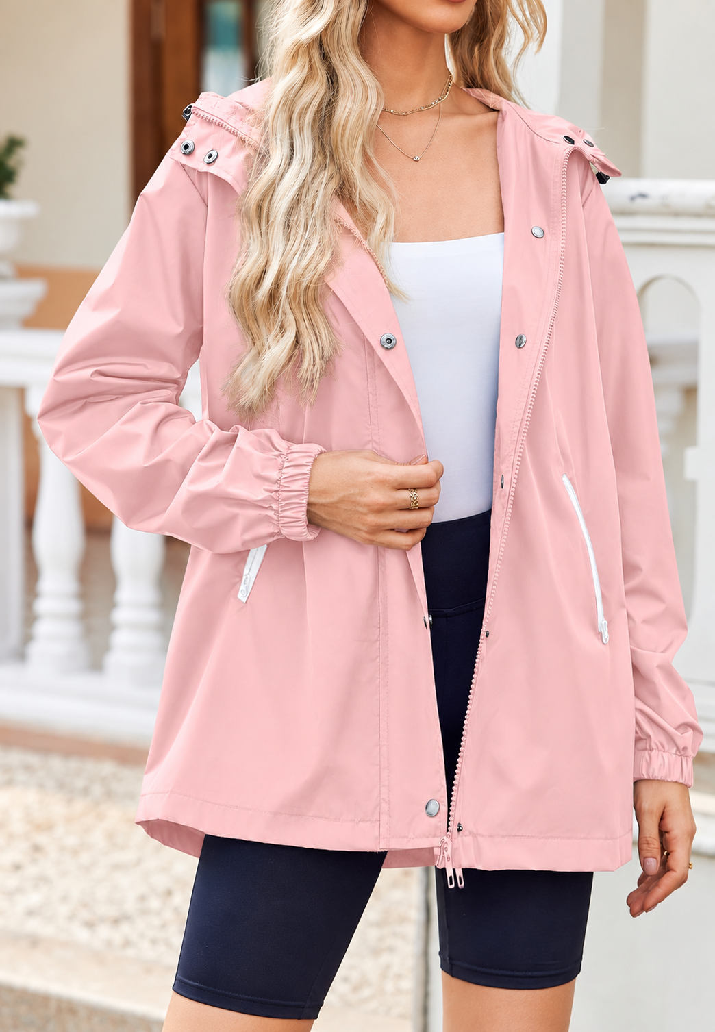 Wasserdichte Damen-Regenjacke mit Kapuze, Taschen und Reißverschluss – Verena