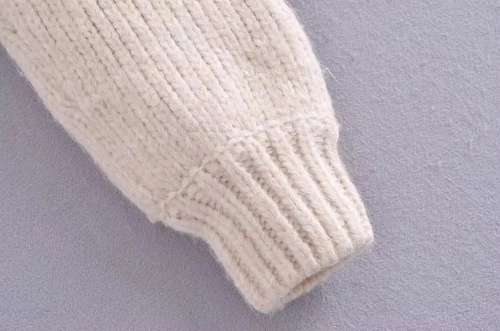 Angèle - Schicker und lässiger Pullover mit falscher Perle