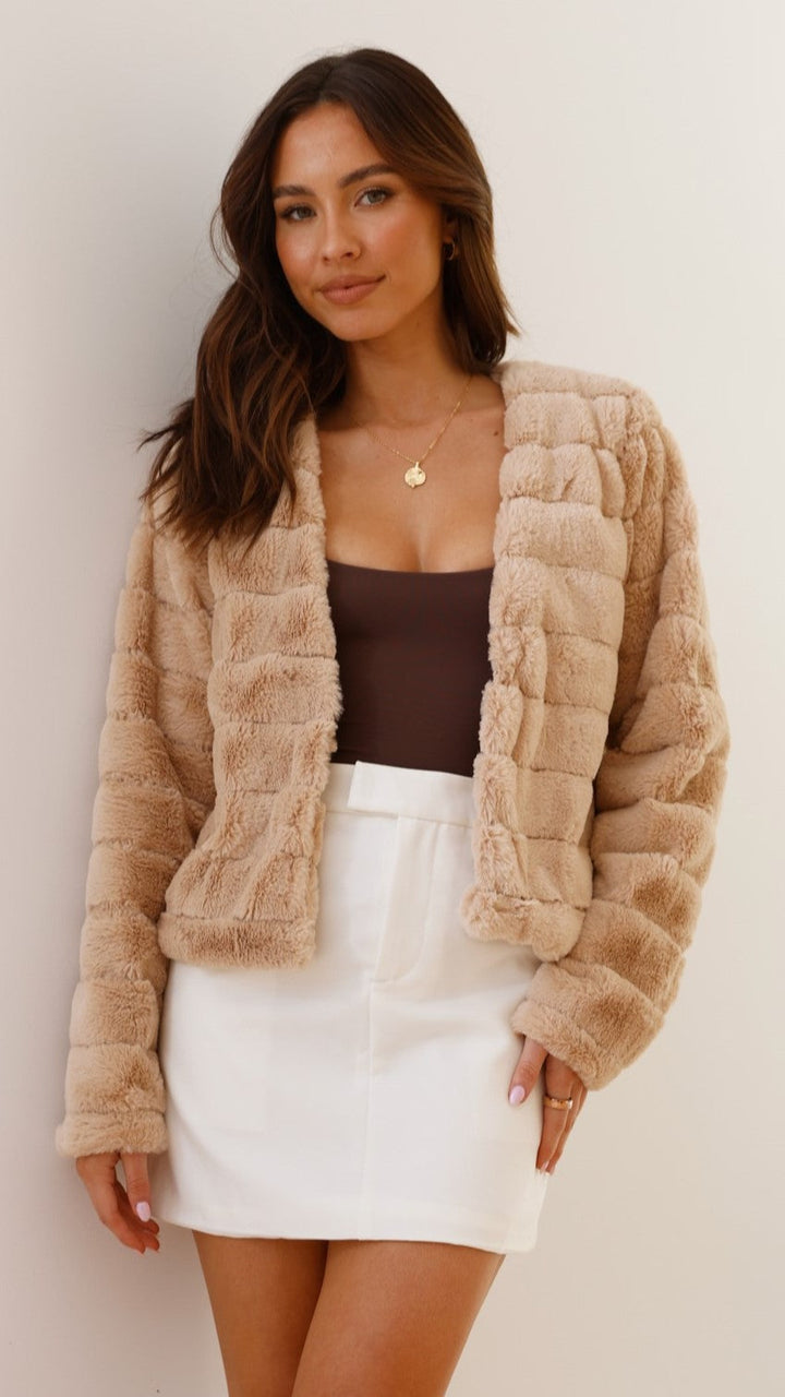 Kurze Jacke aus Kunstfell für Damen – Mirna