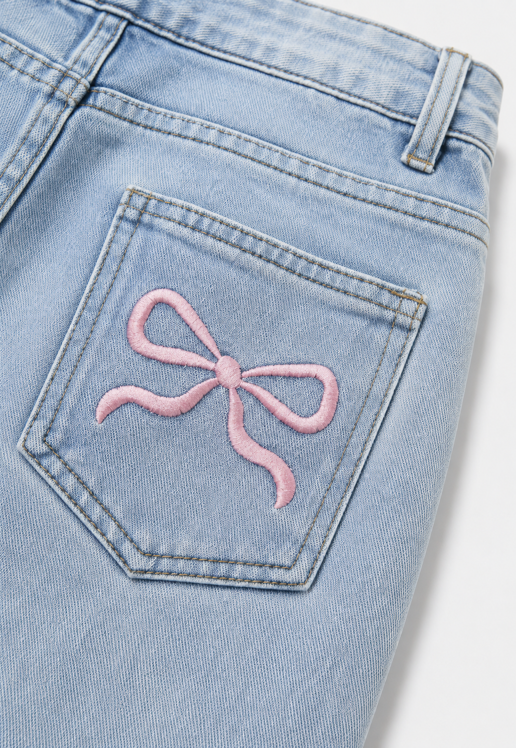 Damenjeans mit niedriger Leibhöhe, weitem Bein und langer Passform – Kerstin