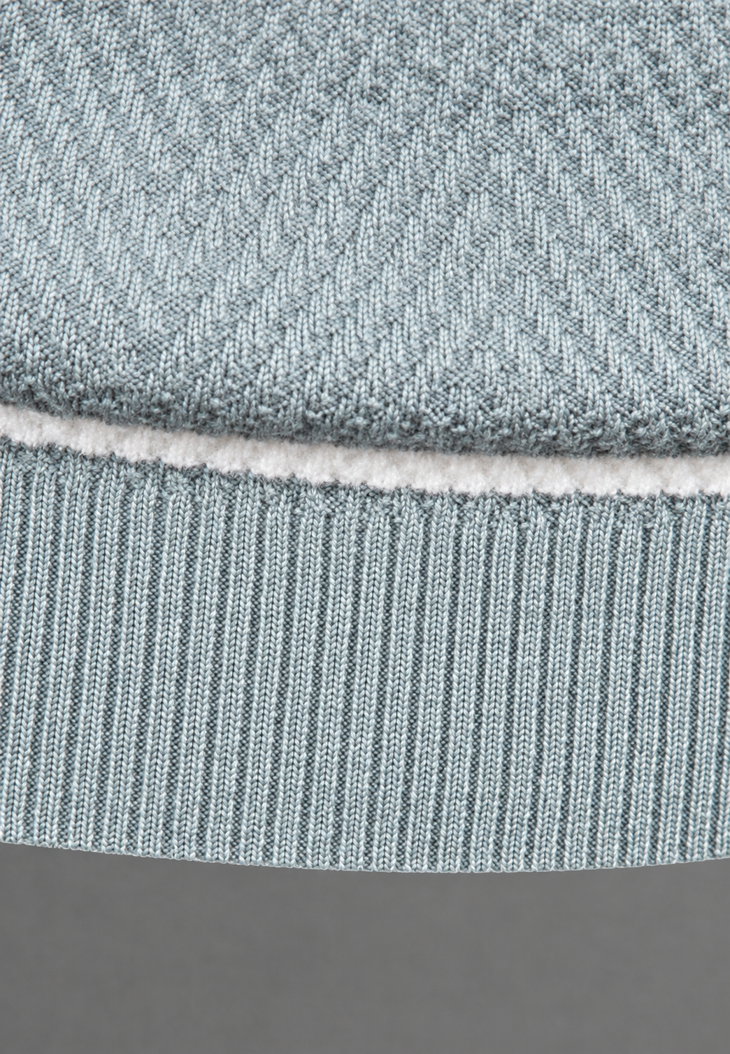 Herrenpullover mit Rundhalsausschnitt, gestreift und strukturiertem Strickmuster - Tobias