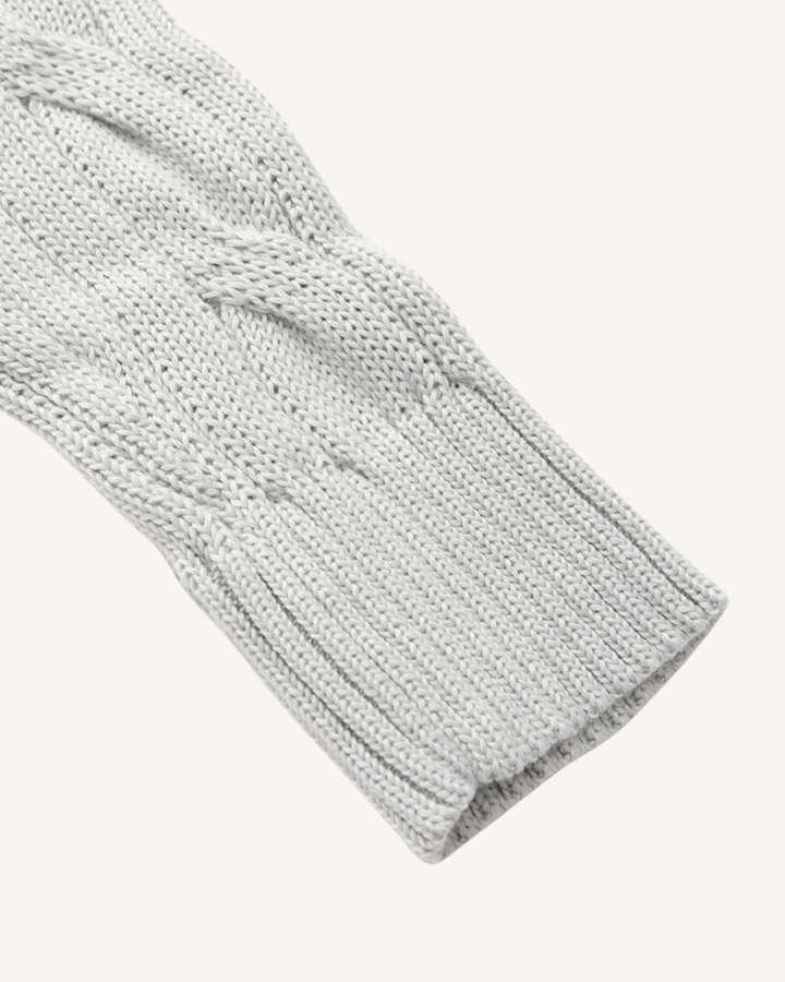Herrenpullover mit halbem Reißverschluss, Stehkragen und Zopfmuster – Moritz