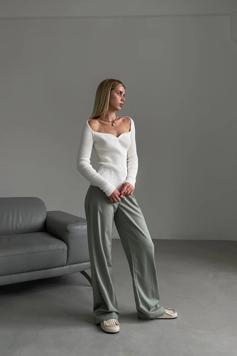 Damenpullover mit Rippmuster und freien Schultern – Colette