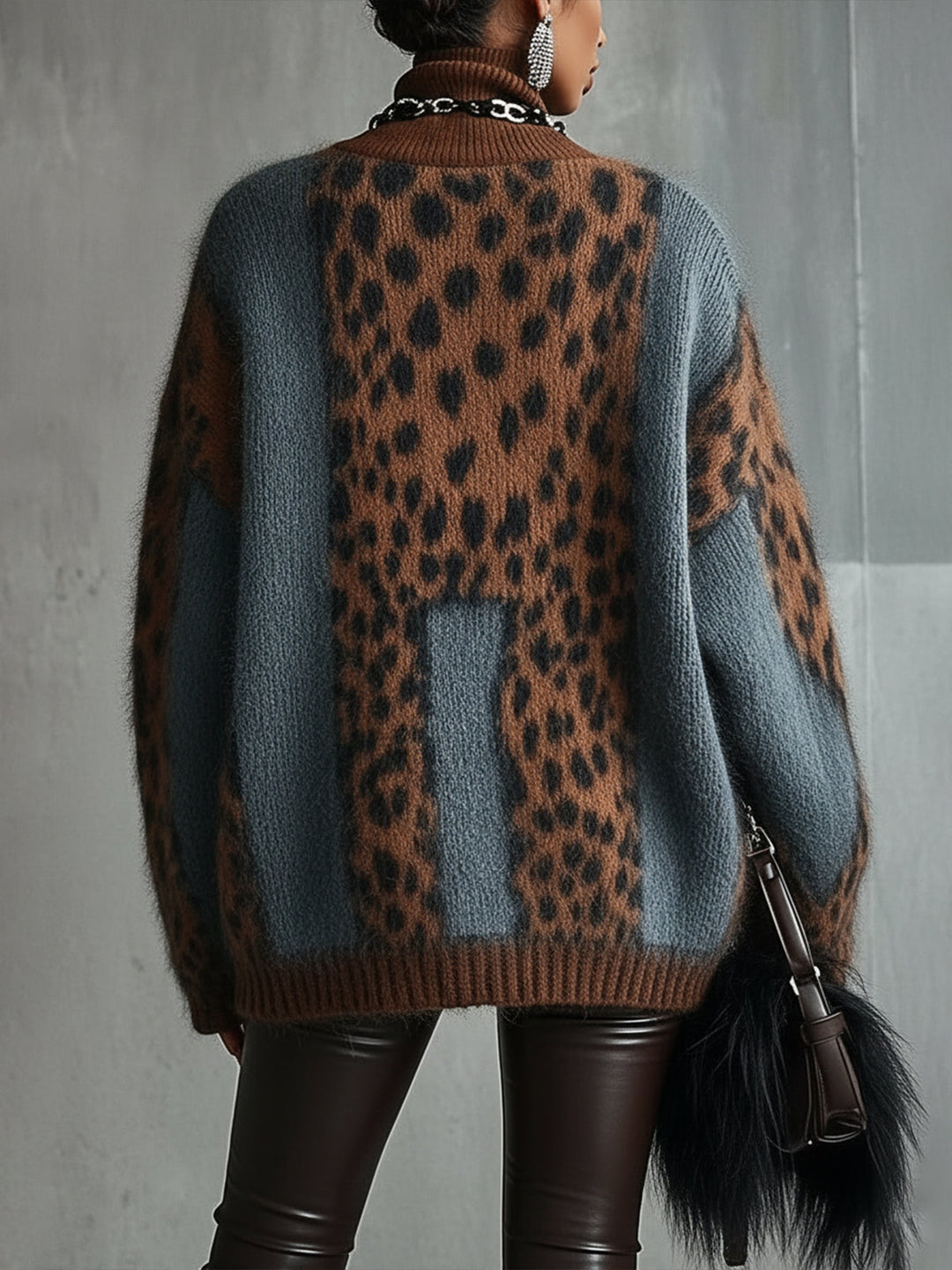 Oversize-Damenpullover mit Rollkragen und Leopardenmuster – Linnea
