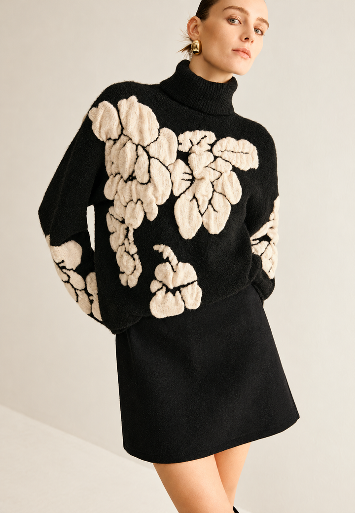 Weit geschnittener Damenpullover mit hohem Kragen und floralem Jacquardmuster - Briseida