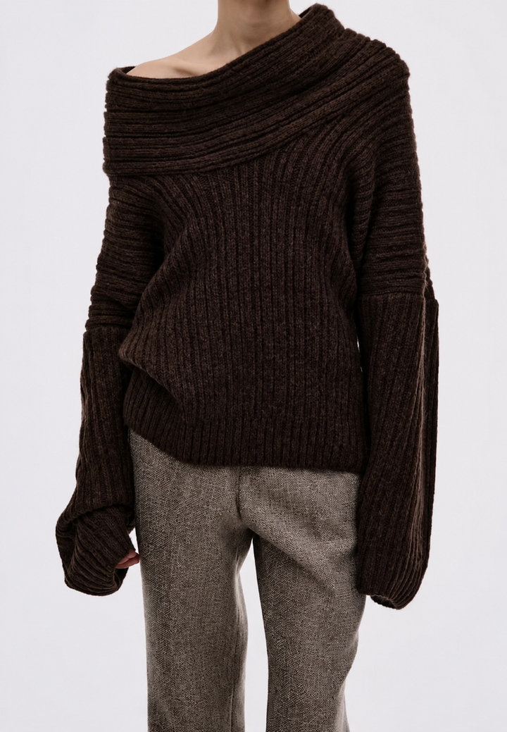 Damenpullover mit asymmetrischem Ausschnitt und freiliegender Schulter – Séverine