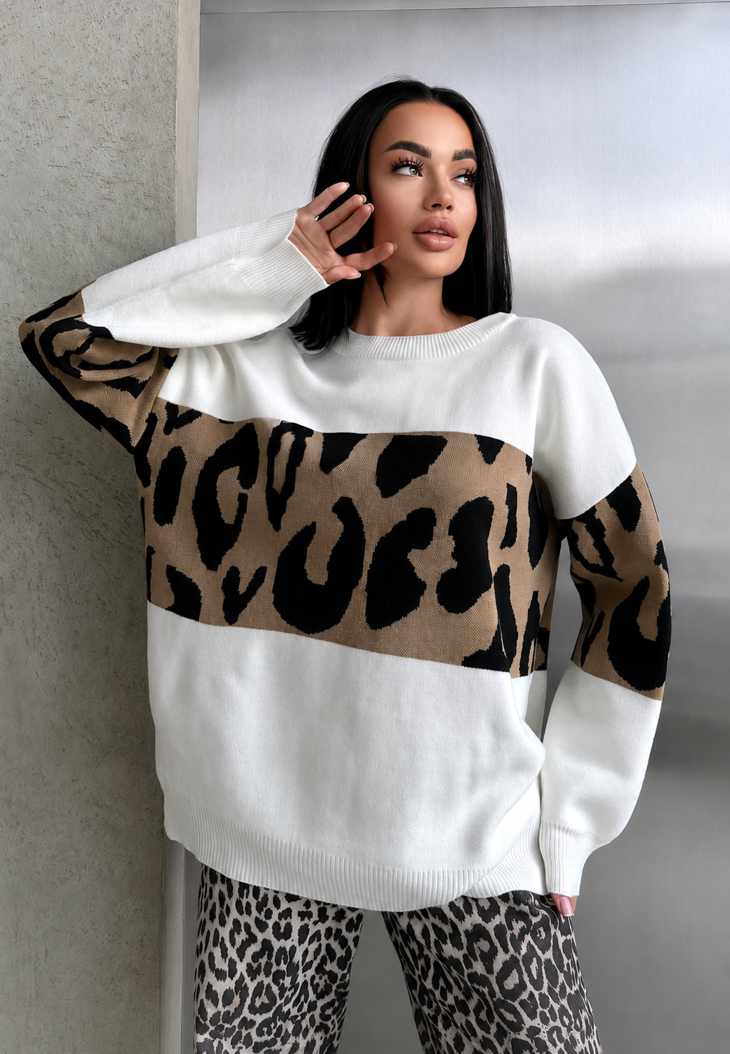 Oversize-Damenpullover mit Leopardenmuster und Farbblöcken – Delphine