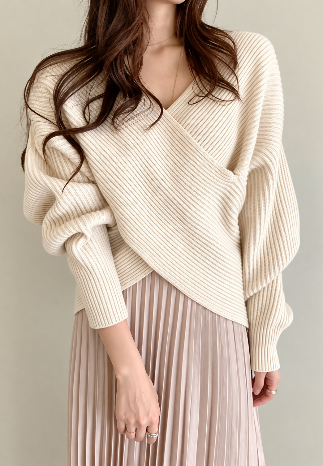 Damen-Rippstrickpullover mit Wickel-V-Ausschnitt und freien Schultern - Mirelda