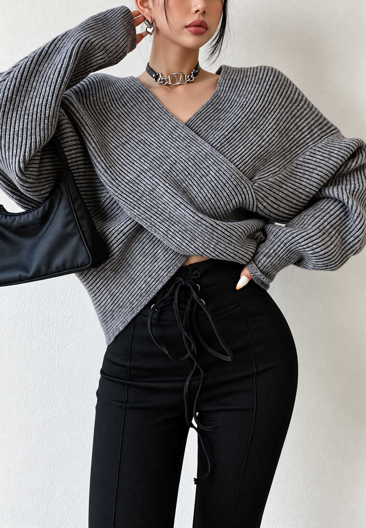 Damen-Rippstrickpullover mit Wickel-V-Ausschnitt und freien Schultern - Mirelda