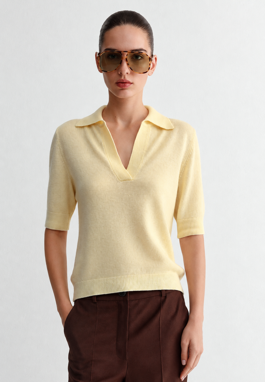 Kurzärmeliger Damen-Feinstrickpullover mit Polokragen und V-Ausschnitt - Lidia