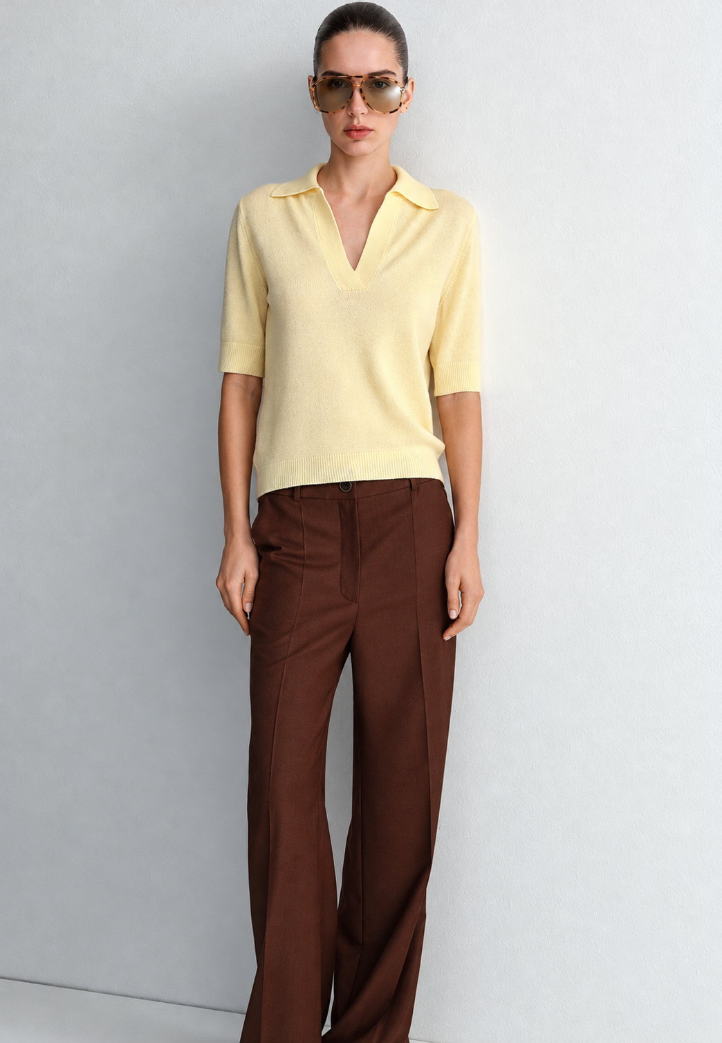 Kurzärmeliger Damen-Feinstrickpullover mit Polokragen und V-Ausschnitt - Lidia