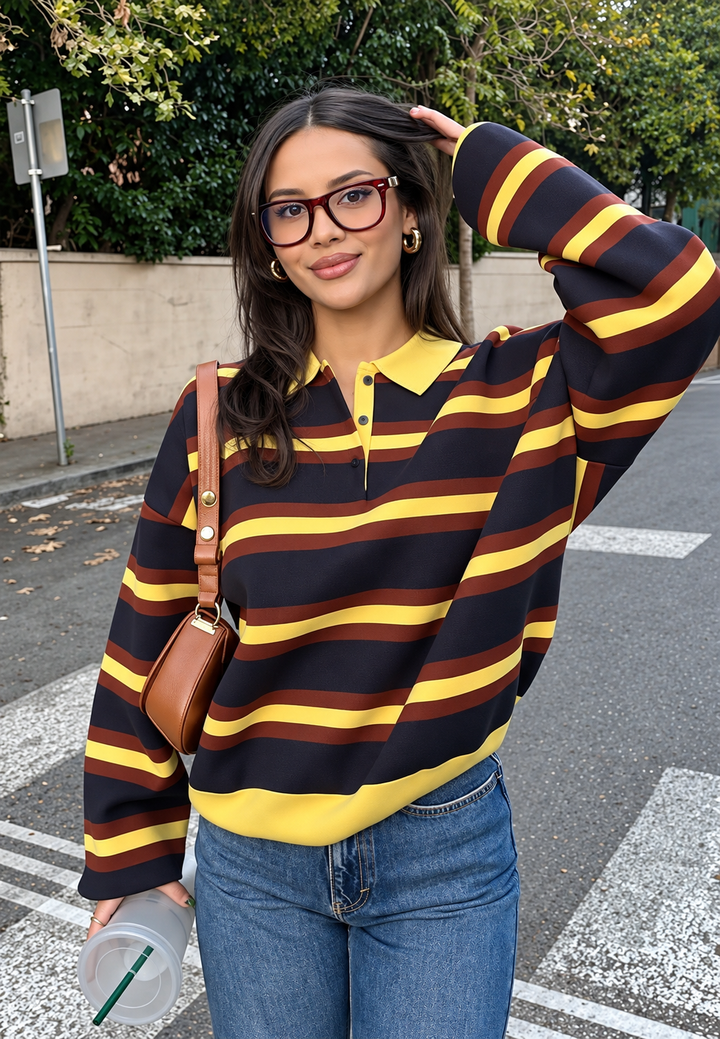 Locker geschnittener Damenpullover mit horizontalen Streifen und Polokragen - Naima