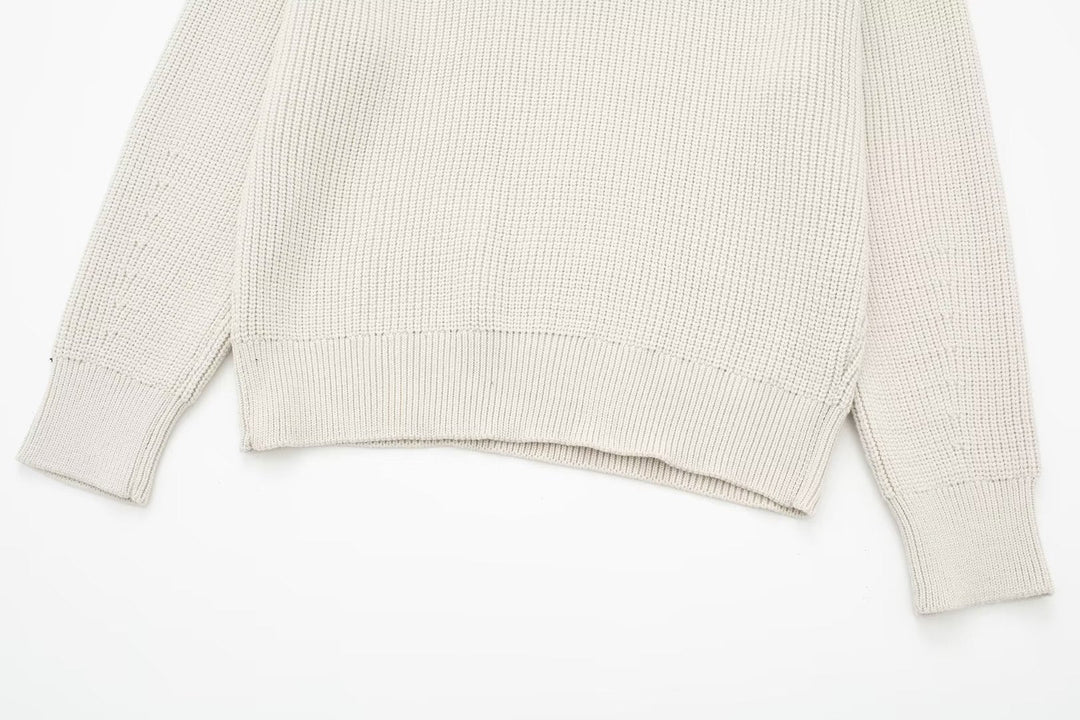 Damenpullover mit Streifen, halbem Reißverschluss und Stehkragen – Holly