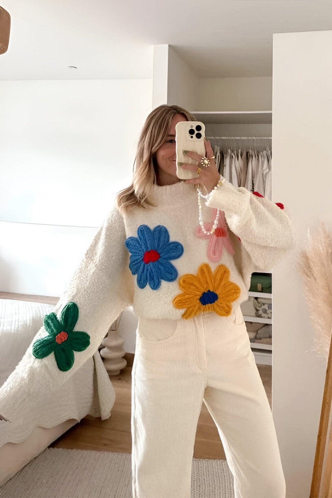 Oversize-Strickpullover mit geprägten Blumen – Artelia
