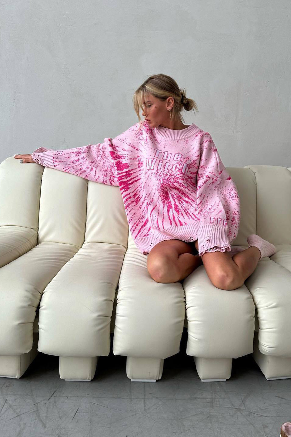 Oversize-Pullover für Damen mit grafischem Print und Zerrissen-Effekt – Liora