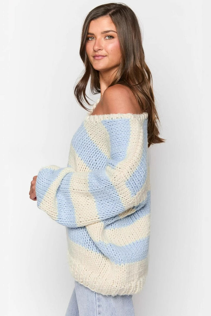 Oversize-Pullover für Damen mit Streifen und freien Schultern – Frida