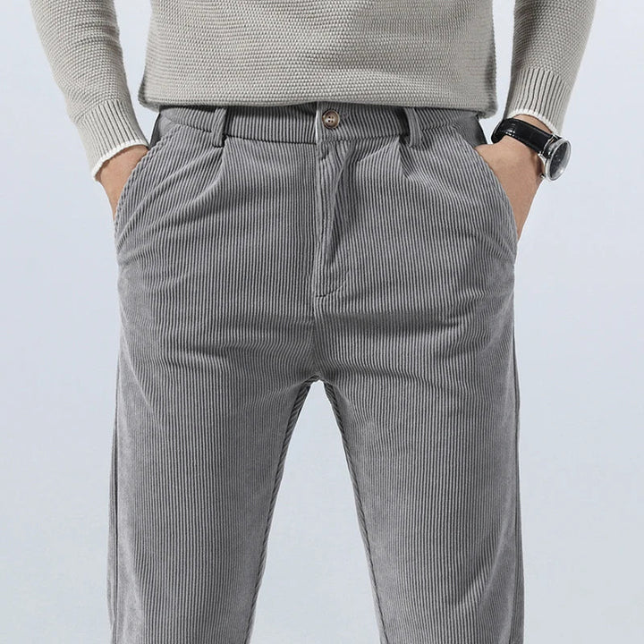 Herren-Cordhose mit Bundfalten und Seitentaschen – Corvin